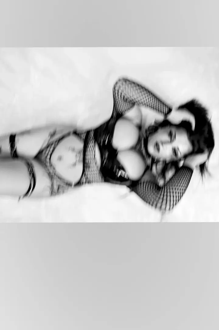 DAMA GRIGIA