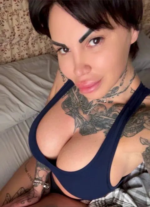 Azzurra, creator OnlyFans